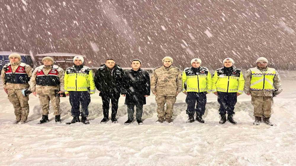 Patnos&rsquo;ta g&uuml;venlik g&uuml;&ccedil;lerine yeni yıl ziyareti
