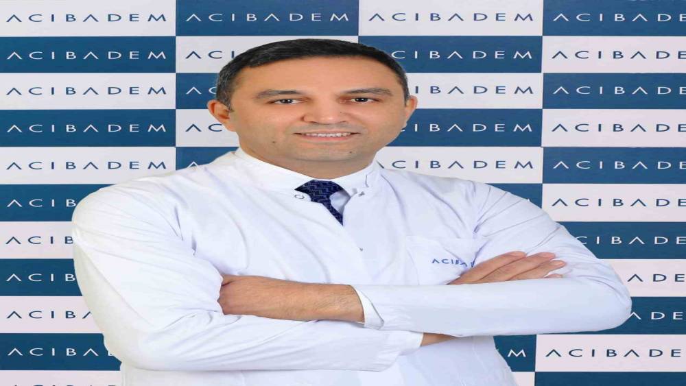 Prof. Dr. &Ccedil;etink&uuml;nar: "T&uuml;p mide ameliyatı yalnızca kilo kaybı sağlamaz, eşlik eden hastalıklarda da iyileşme g&ouml;r&uuml;l&uuml;r"
