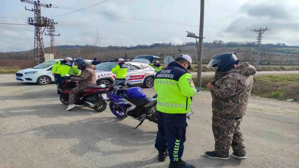 Sinop&rsquo;ta motosiklet s&uuml;r&uuml;c&uuml;lerine sıkı denetim
