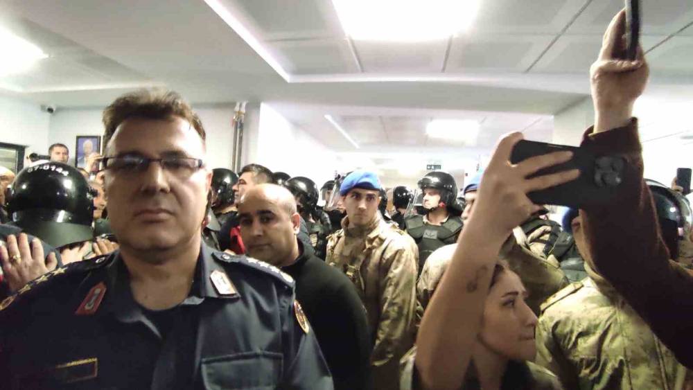 Zonguldak İl Genel Meclisi başkanlık se&ccedil;iminde &rsquo;ge&ccedil;ersiz oy&rsquo; gerginliği
