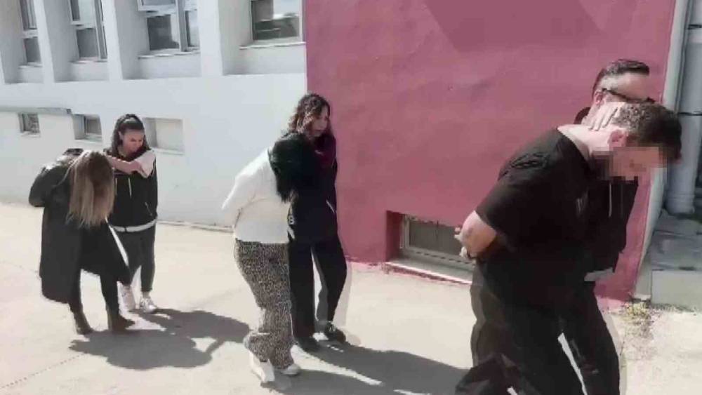 Adana&rsquo;da 20 kilo esrar ele ge&ccedil;irildi
