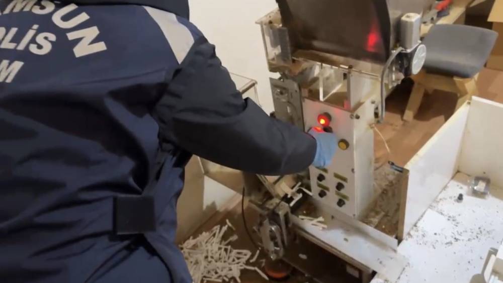 Samsun&rsquo;da ka&ccedil;ak sigara imalathanesine baskın
