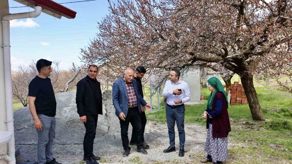 Ak&ccedil;adağ Belediye Başkanı Ulutaş&rsquo;tan mahalle ziyaretleri
