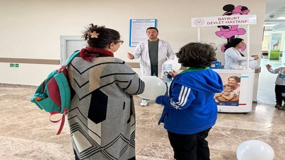 Bayburt&rsquo;ta hasta yakınlarına aşı bilgilendirmesi yapıldı
