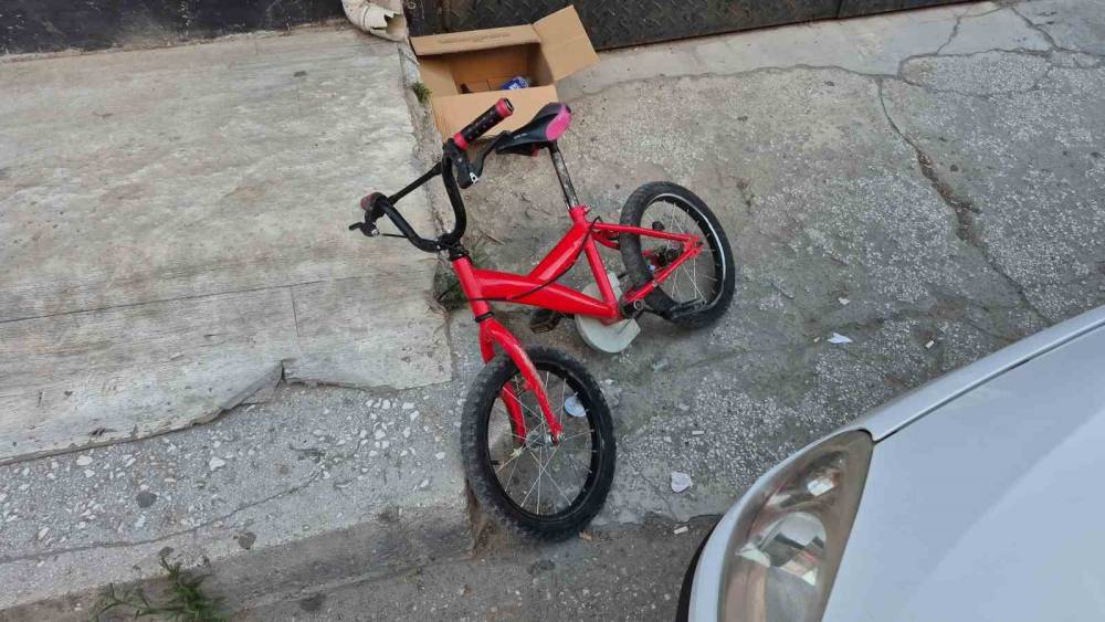 Eskişehir&rsquo;de otomobile yandan &ccedil;arpan bisikletli &ccedil;ocuk yaralandı
