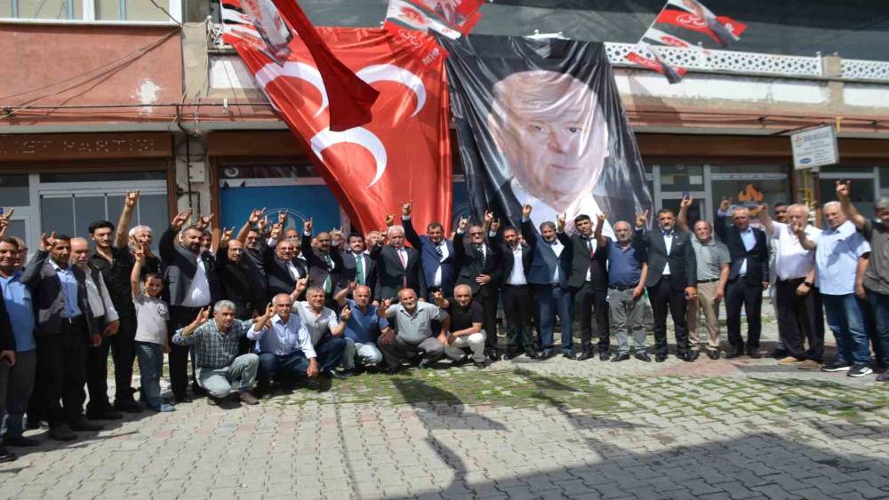 MHP Bulanık İl&ccedil;e Kongresi yapıldı: Zafer Yıkılmaz g&uuml;ven tazeledi
