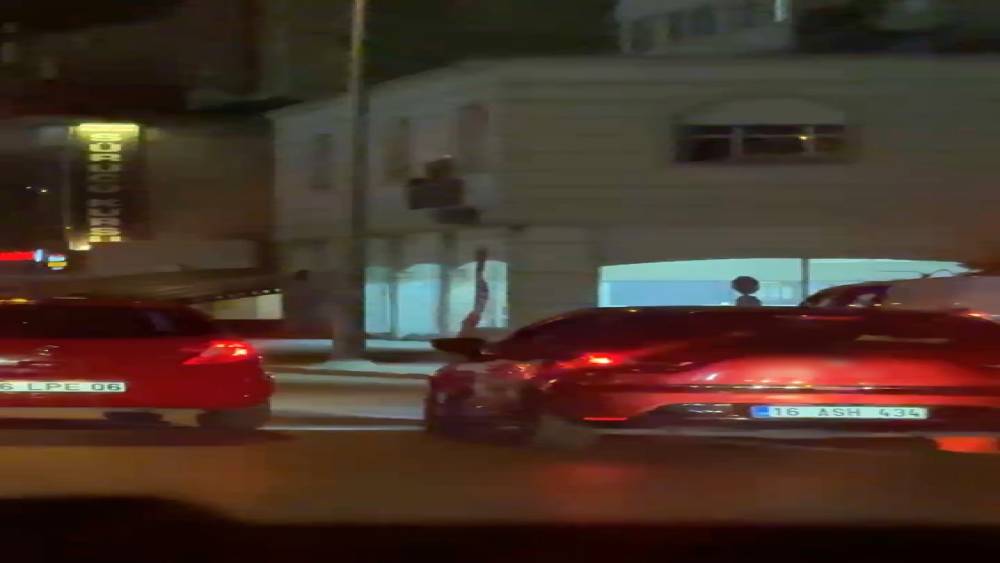 Makas atarak trafiği tehlikeye soktu, g&ouml;zden kayboldu
