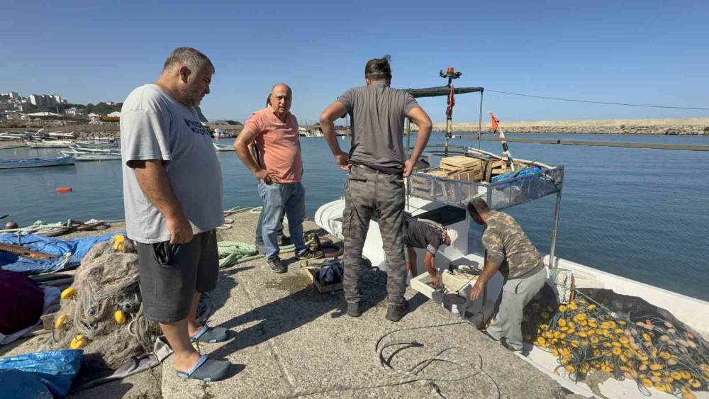 Balık&ccedil;ılar sezonun ilk g&uuml;n&uuml;nde 50 ton palamutla limana d&ouml;nd&uuml;
