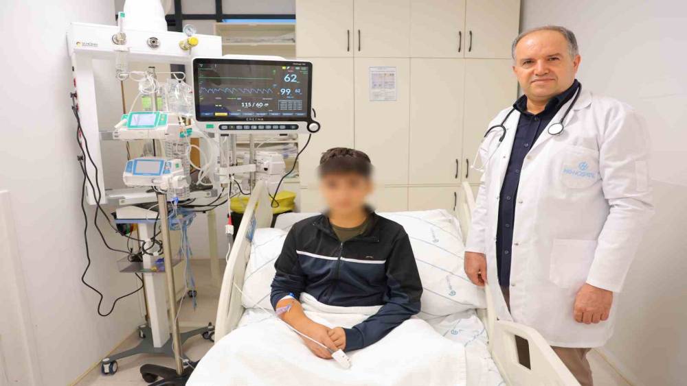 Tuz ruhunu su zanneden 14 yaşındaki &ccedil;ocuk &ouml;l&uuml;mden d&ouml;nd&uuml;
