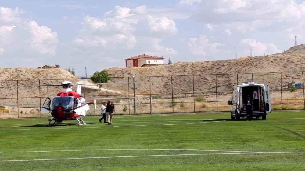 Darende&rsquo;de 97 yaşındaki hasta hava ambulansıyla Malatya&rsquo;ya sevk edildi
