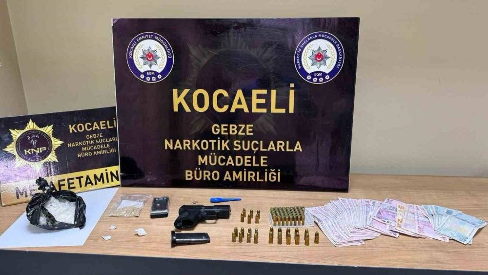 Kocaeli&rsquo;de uyuşturucu operasyonu: 3 ş&uuml;pheli tutuklandı

