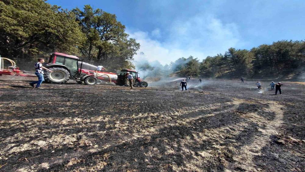 Bolu&rsquo;da bah&ccedil;ede başlayan yangın ormanlık alana sı&ccedil;radı
