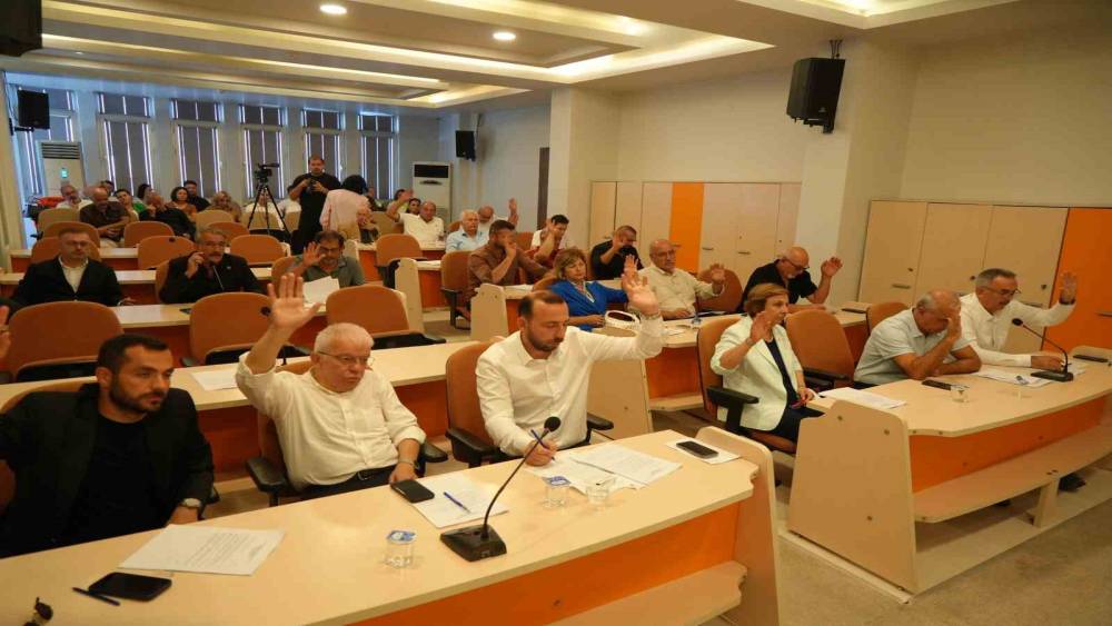 Atakum Meclisi&rsquo;nde g&uuml;ndem 4,5 aydır &ouml;denemeyen maaşlar: Teminat mektubu bekleniyor
