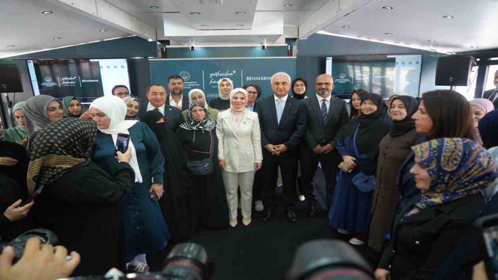 Bakan G&ouml;ktaş, Muş&rsquo;ta Y&uuml;kselen Kadınlar Girişimcilik Eğitim Tırı&rsquo;nı ziyaret etti
