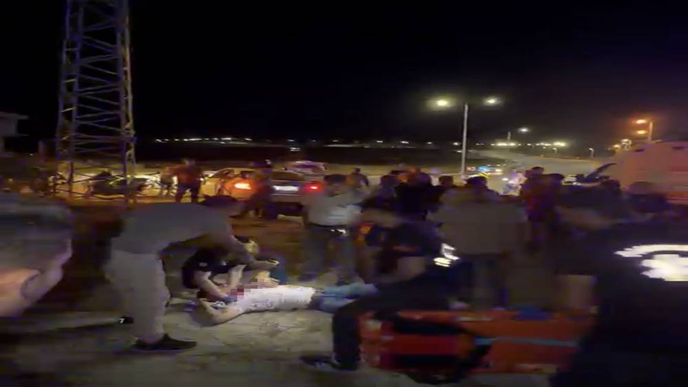 Motosiklet ile otomobil &ccedil;arpıştı: 2 yaralı
