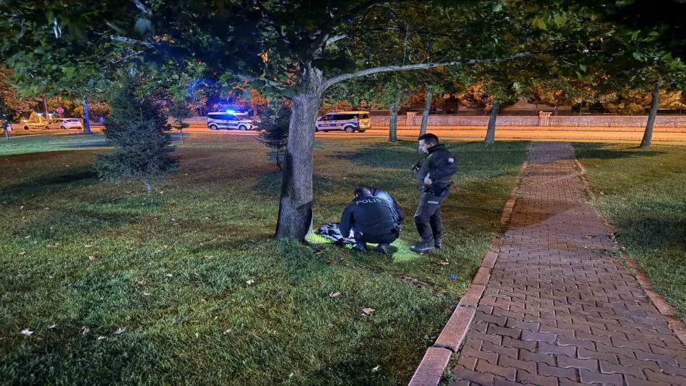 Kavgaya karışan ş&uuml;pheliler eşyalarını bırakıp ka&ccedil;tı
