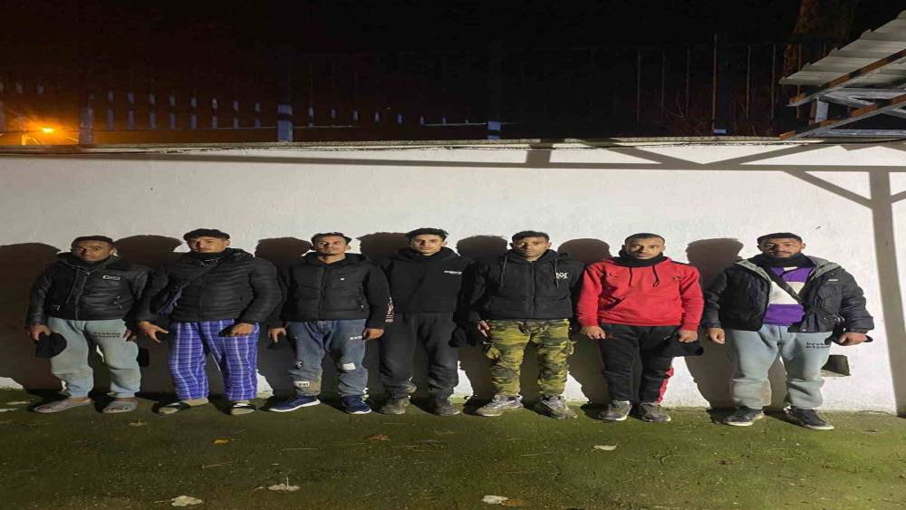 Yunanistan’a geçmeye çalışan 7 düzensiz göçmen yakalandı
