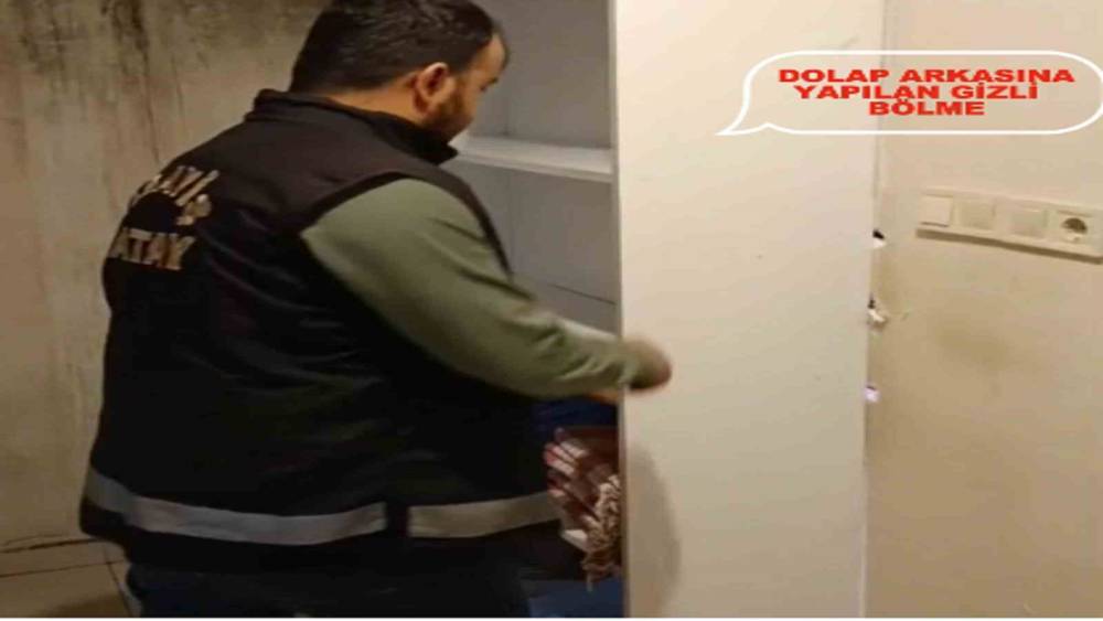 Masaj salonunda fuhşa sürüklenen 9 yabancı uyruklu kadın gizli bölmeden çıktı
