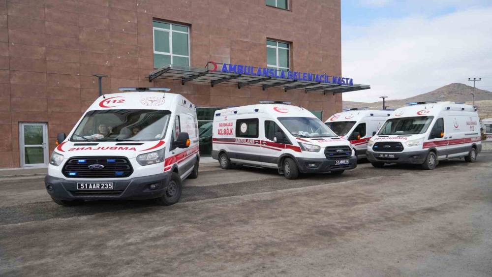 Tavuk döner yiyen 3 öğrenci zehirlendi
