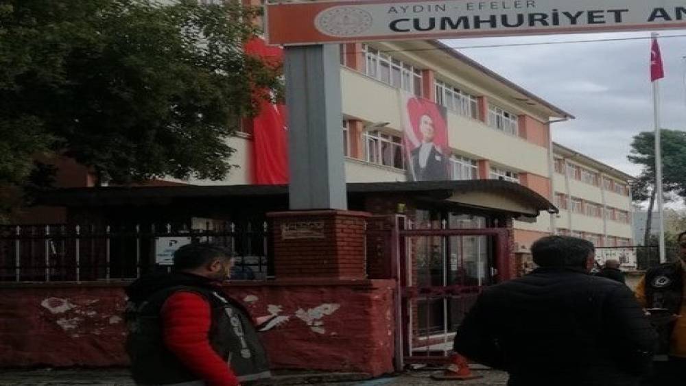 Aydın&rsquo;da polis okul &ccedil;evrelerinde &ouml;nlemlerini artırdı
