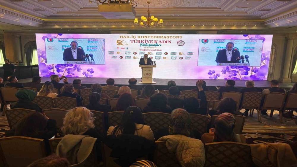 HAK-İŞ&rsquo;in "T&uuml;rkiye kadın buluşmaları" programı Van&rsquo;da d&uuml;zenlendi
