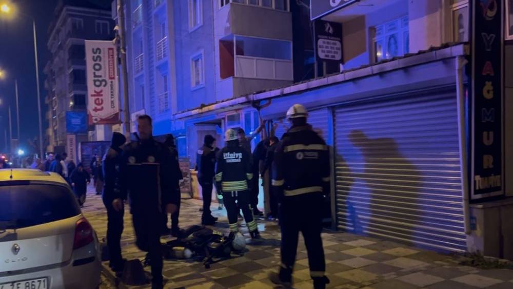 &Ccedil;erkezk&ouml;y&rsquo;de iş yeri yangını
