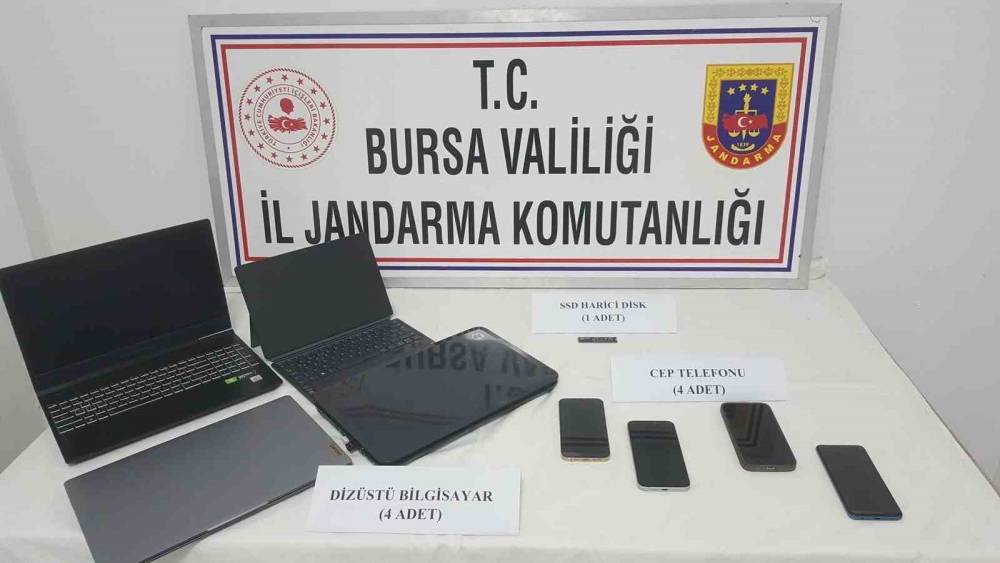 Bursa&rsquo;da Jandarmadan milyonluk bahis vurgununa darbe, 4 kişi yakalandı
