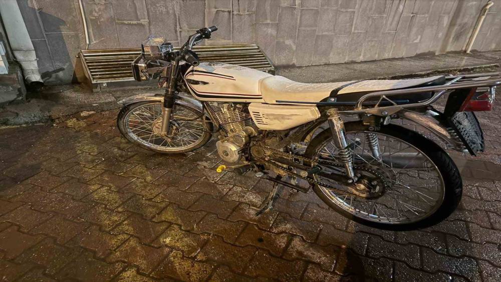 Gemerek&rsquo;te &ccedil;alıntı motosiklet operasyonu: 2 ş&uuml;pheli tutuklandı
