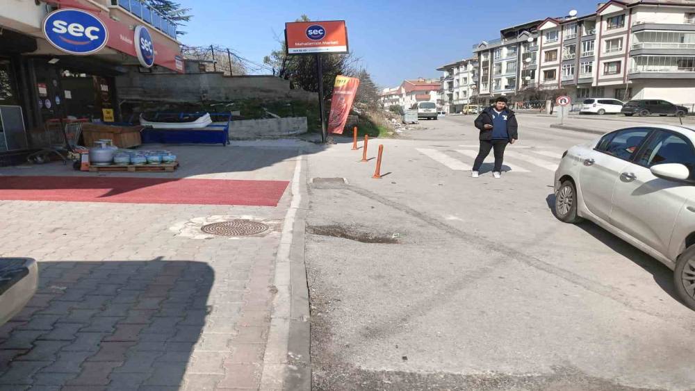 Ankara&rsquo;da husumetlisini &ouml;ld&uuml;resiye darp eden 3 saldırgan kameraya yansıdı
