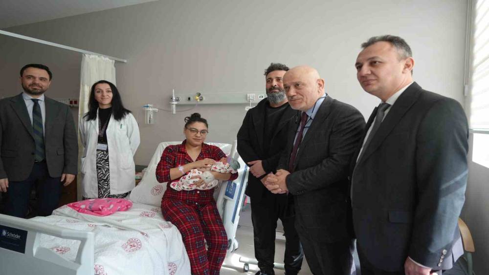 Samsun Şehir Hastanesi&rsquo;nde kadın doğum ve &ccedil;ocuk klinikleri hizmette: İlk bebekler d&uuml;nyaya geldi
