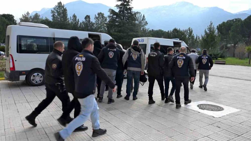 Amasya merkezli 10 ilde yasa dışı bahis operasyonu: 13 tutuklama
