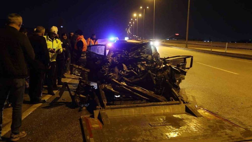 Ankara&rsquo;da tıra arkadan &ccedil;arpan otomobilin s&uuml;r&uuml;c&uuml;s&uuml; ağır yaralandı
