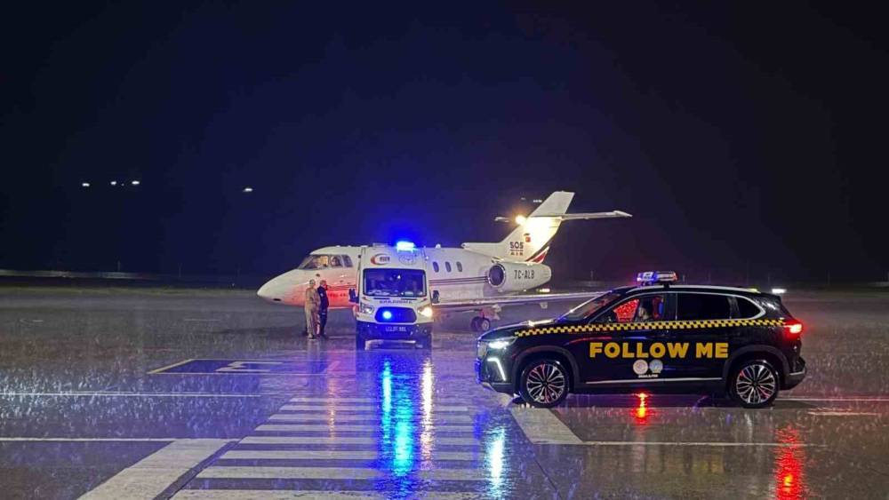 Ambulans u&ccedil;ak 10 aylık bebek i&ccedil;in Şırnak&rsquo;tan Ankara&rsquo;ya havalandı
