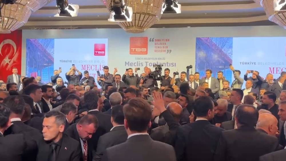 TBB se&ccedil;imlerinde kavga
