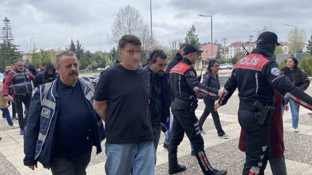 Bolu&rsquo;da iki genci silahla yaralayan 3 ş&uuml;pheli tutuklandı
