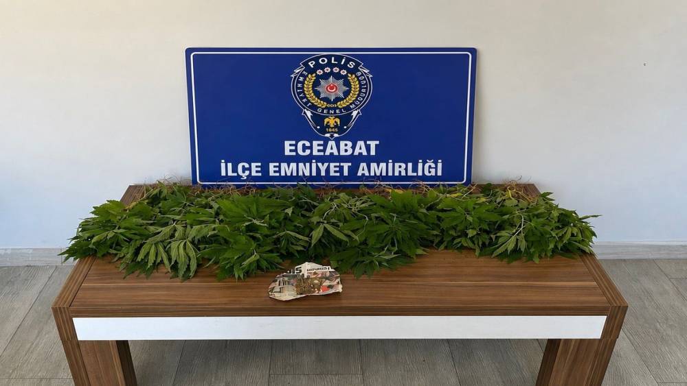 &Ccedil;anakkale&rsquo;de farklı su&ccedil;lardan aranması olan 8 ş&uuml;pheli yakalandı

