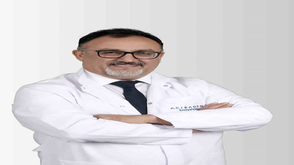 Prof. Dr. Fahri Yetişir: "Robotik cerrahi sonrası hastalar daha hızlı g&uuml;nl&uuml;k yaşama d&ouml;nebiliyor"
