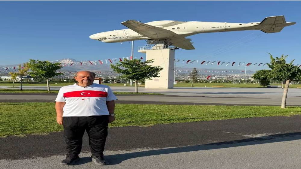 Tatar, Kıbrıs Barış Harekatı&rsquo;ndan d&ouml;nen u&ccedil;akların indiği yerden paylaşım yaptı
