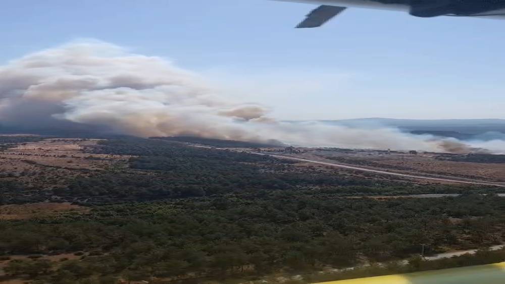 Bayrami&ccedil;&rsquo;te orman yangını helikopterden g&ouml;r&uuml;nt&uuml;lendi
