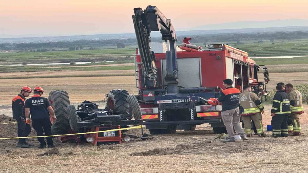 Edirne&rsquo;de trakt&ouml;r&uuml;n altında kalan &ccedil;ift hayatını kaybetti
