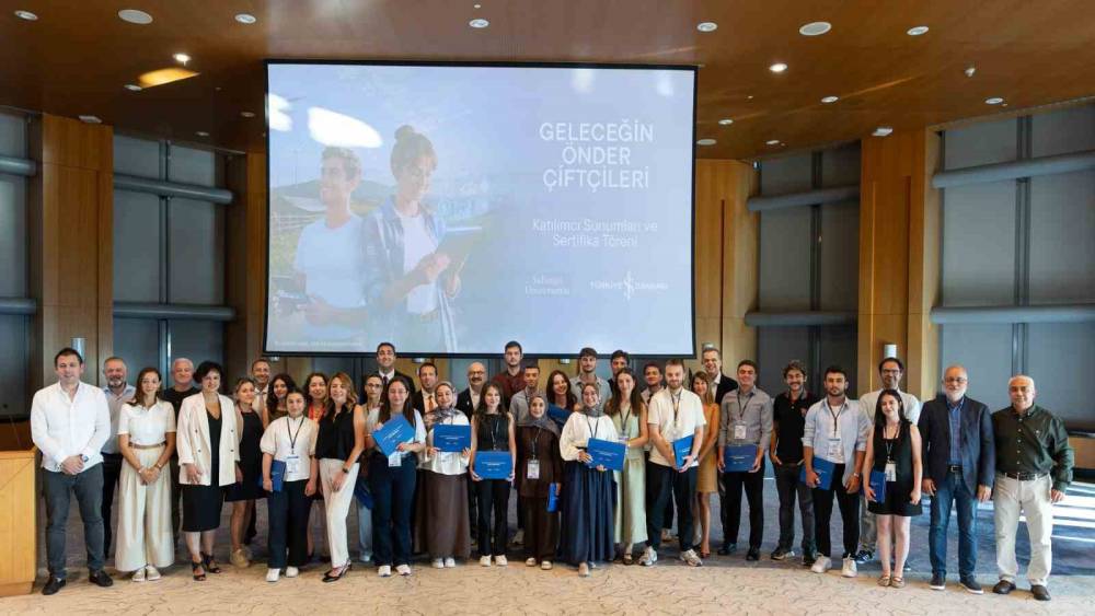 Tarımın yeni kuşağı Geleceğin &Ouml;nder &Ccedil;ift&ccedil;ileri Programı&rsquo;nda buluştu
