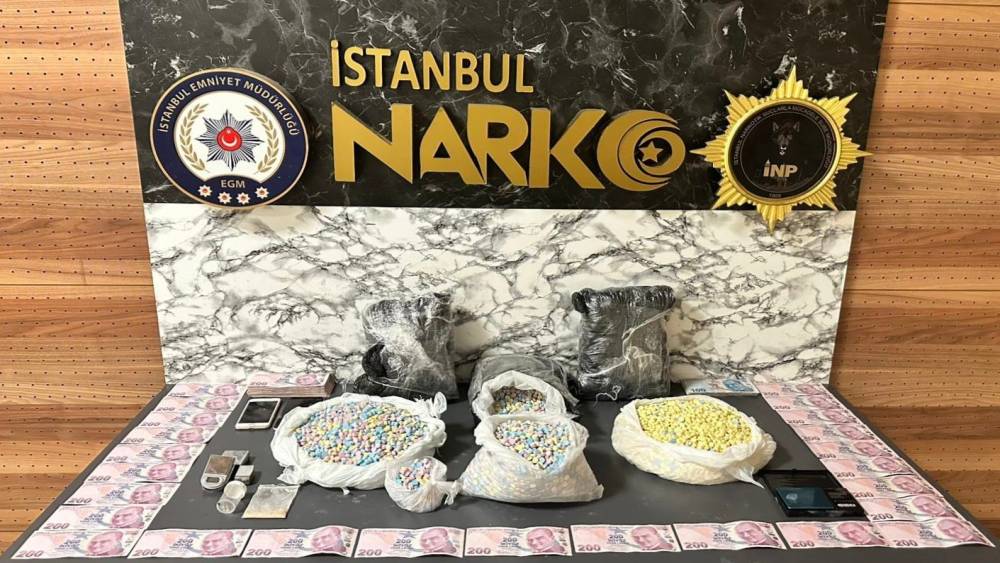Esenyurt&rsquo;ta uyuşturucu operasyonu: 72 bin hap ele ge&ccedil;irildi
