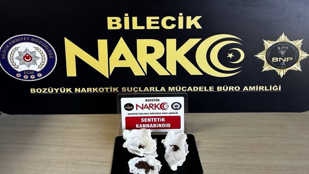 Ş&uuml;phe &uuml;zerine durdurulan kişinin &uuml;zerinde uyuşturucu madde ele ge&ccedil;irildi
