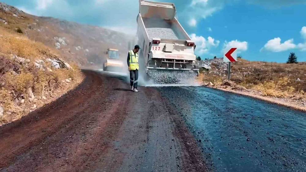 Kozağa&ccedil;-Kavaklıdere yolunda 16 kilometrelik yenileme &ccedil;alışması tamamlandı
