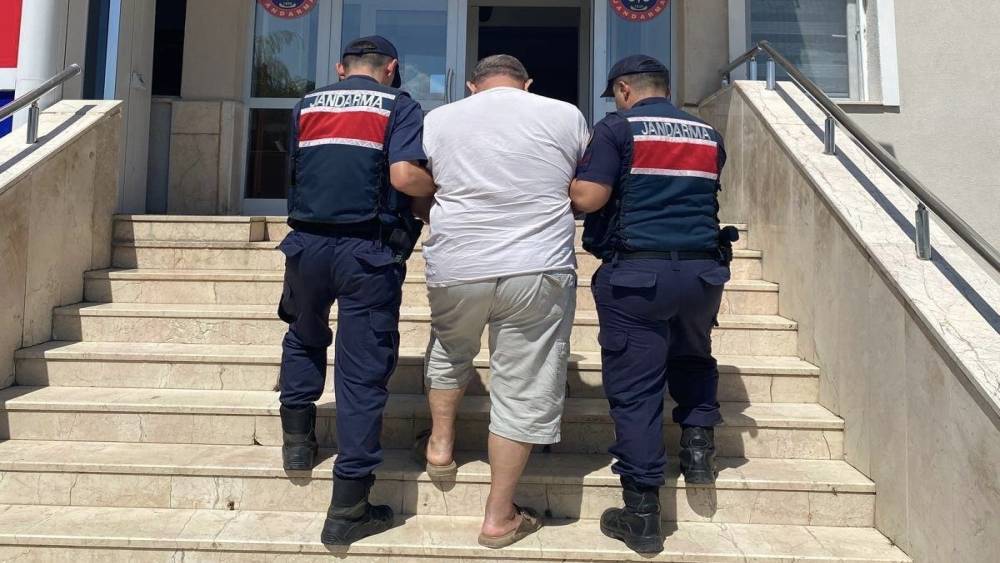 Samsun&rsquo;da aranan iki h&uuml;k&uuml;ml&uuml;, jandarmaya yakalandı
