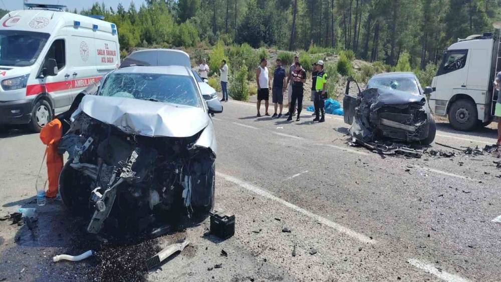 Manavgat&rsquo;ta kazada ağır yaralanan s&uuml;r&uuml;c&uuml; 9 g&uuml;n sonra hayatını kaybetti
