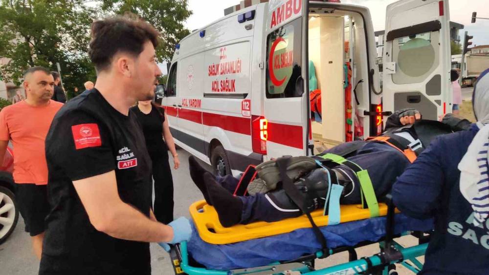 Atakum&rsquo;da otomobil ile motosiklet &ccedil;arpıştı: 1 yaralı
