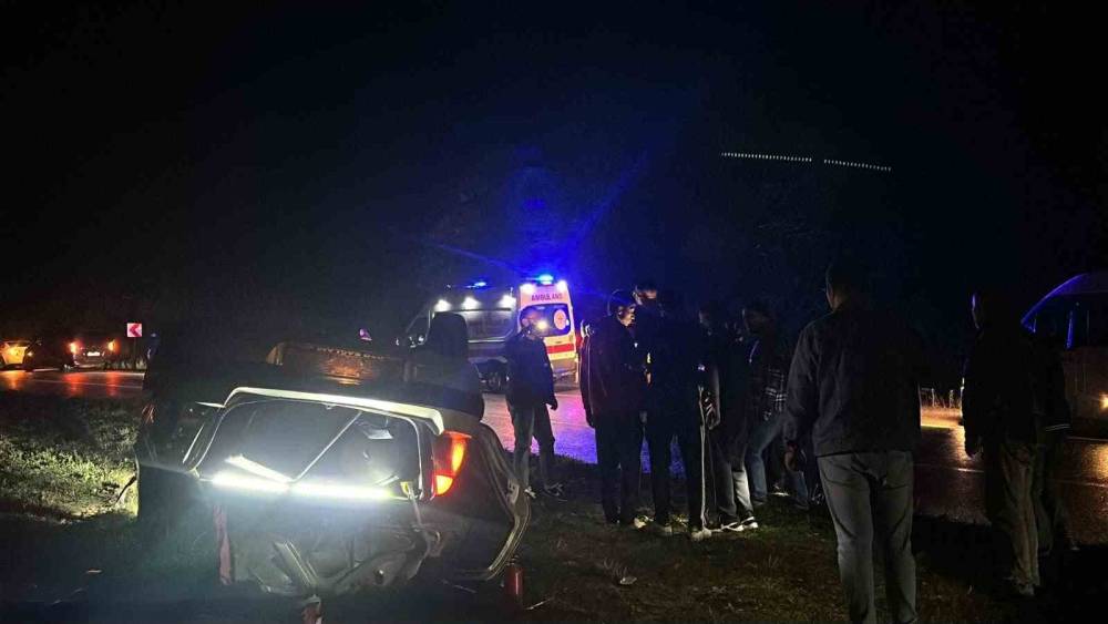 Zonguldak&rsquo;ta seyir halindeki otomobil takla attı: 2 yaralı
