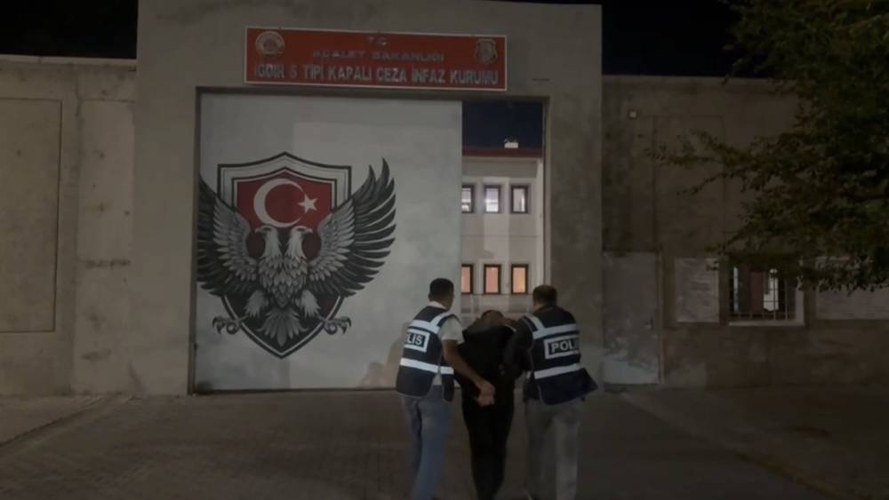 Iğdır&rsquo;da 20 yıl 10 ay hapis cezasıyla aranan h&uuml;k&uuml;ml&uuml; yakalandı
