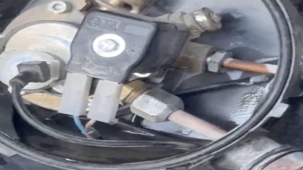 LPG sızıntısına aldırmadan yanan sigara ile dolaştı
